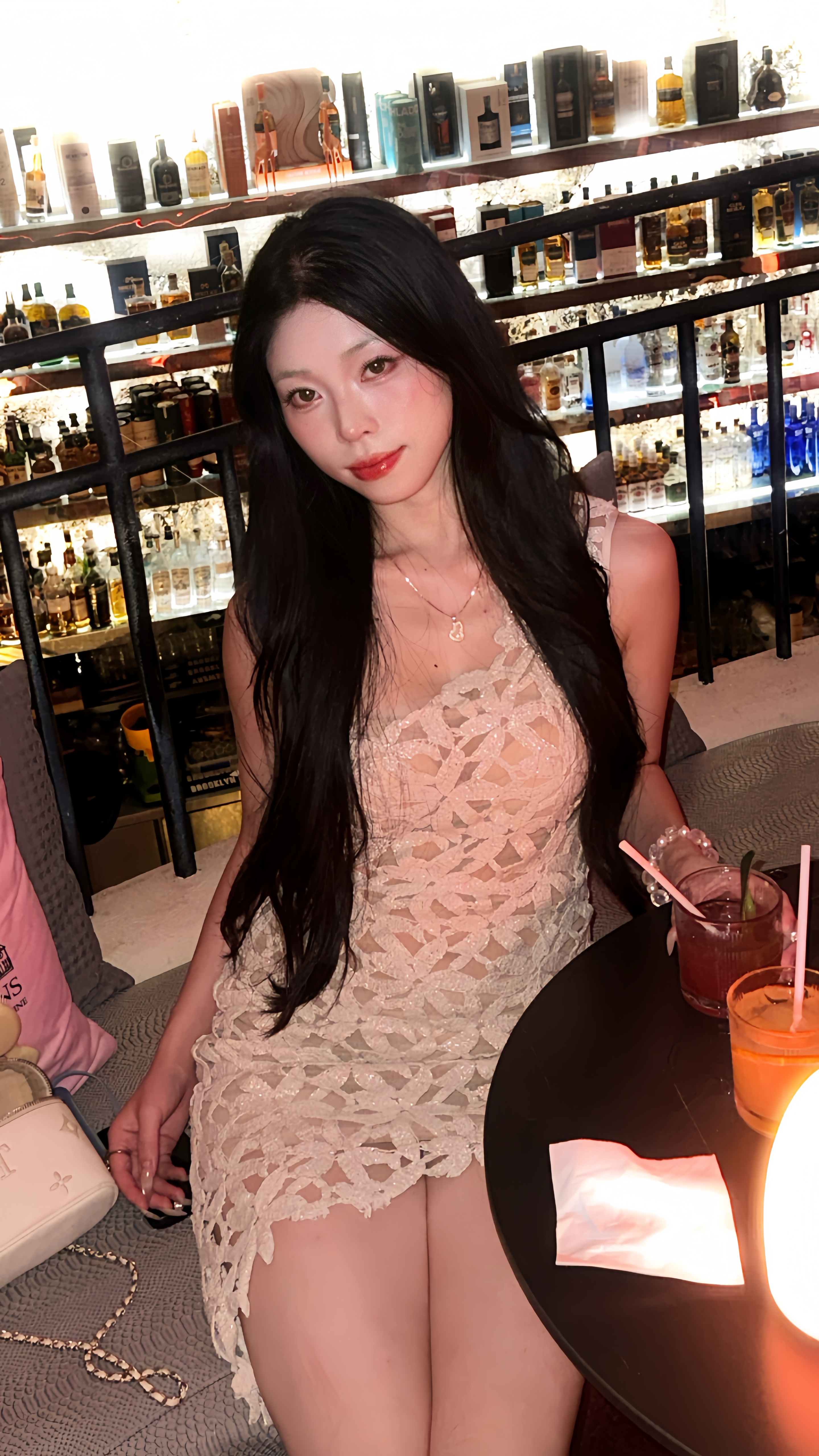灯光落下来时，生活也有了被庆祝的理由。
